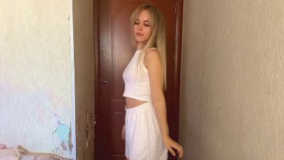 AnnmarieBroody from France
