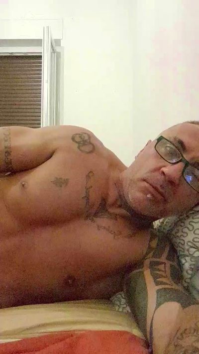 Bruno21nudo from Italy