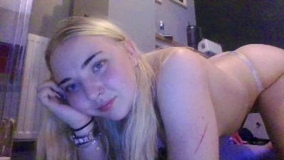 LOLAforeverxoxo from United Kingdom
