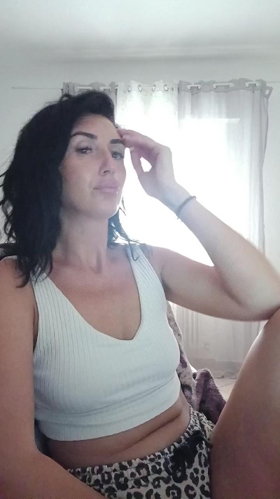 Lola05love from Italy