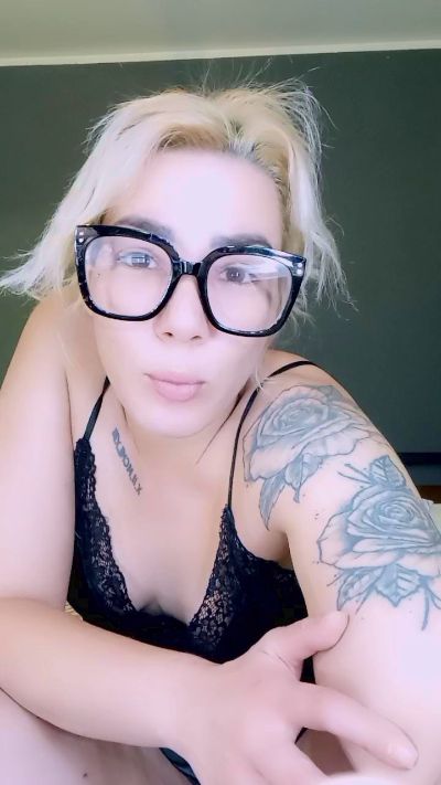 Lola9444 from France