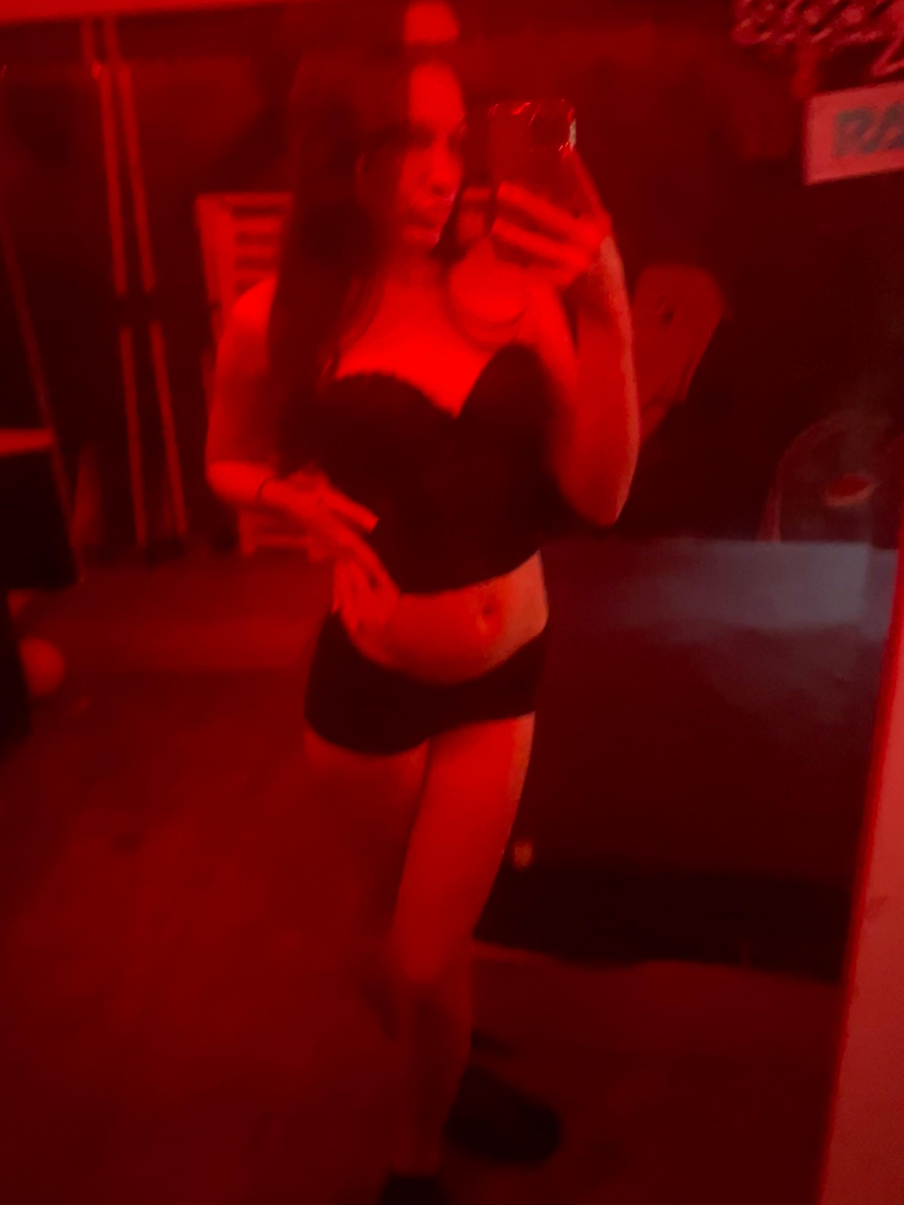 Prettygurl777 from United States