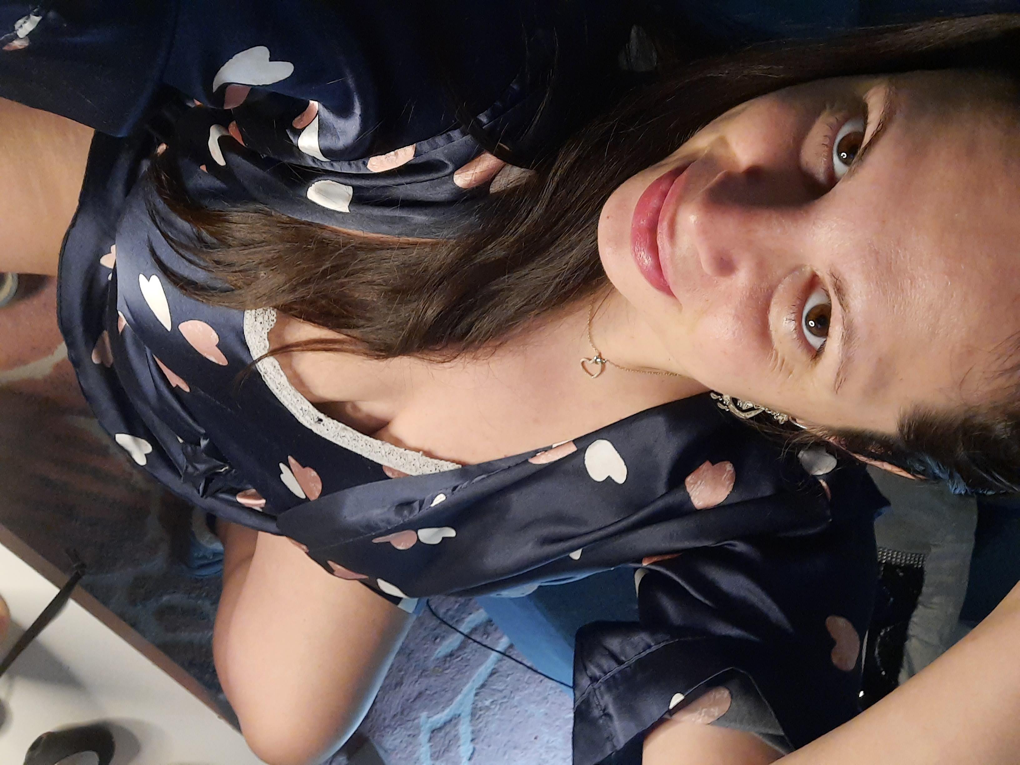 Tininha6968 from Portugal