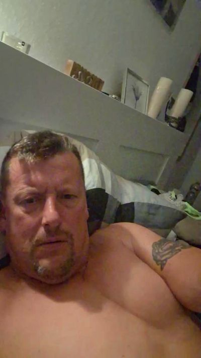 Tomihallo from Germany