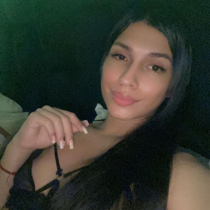 _valeriaa from United States