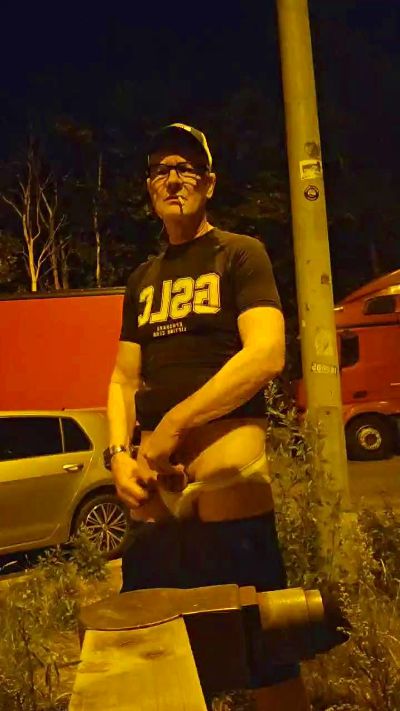axelblows from Germany