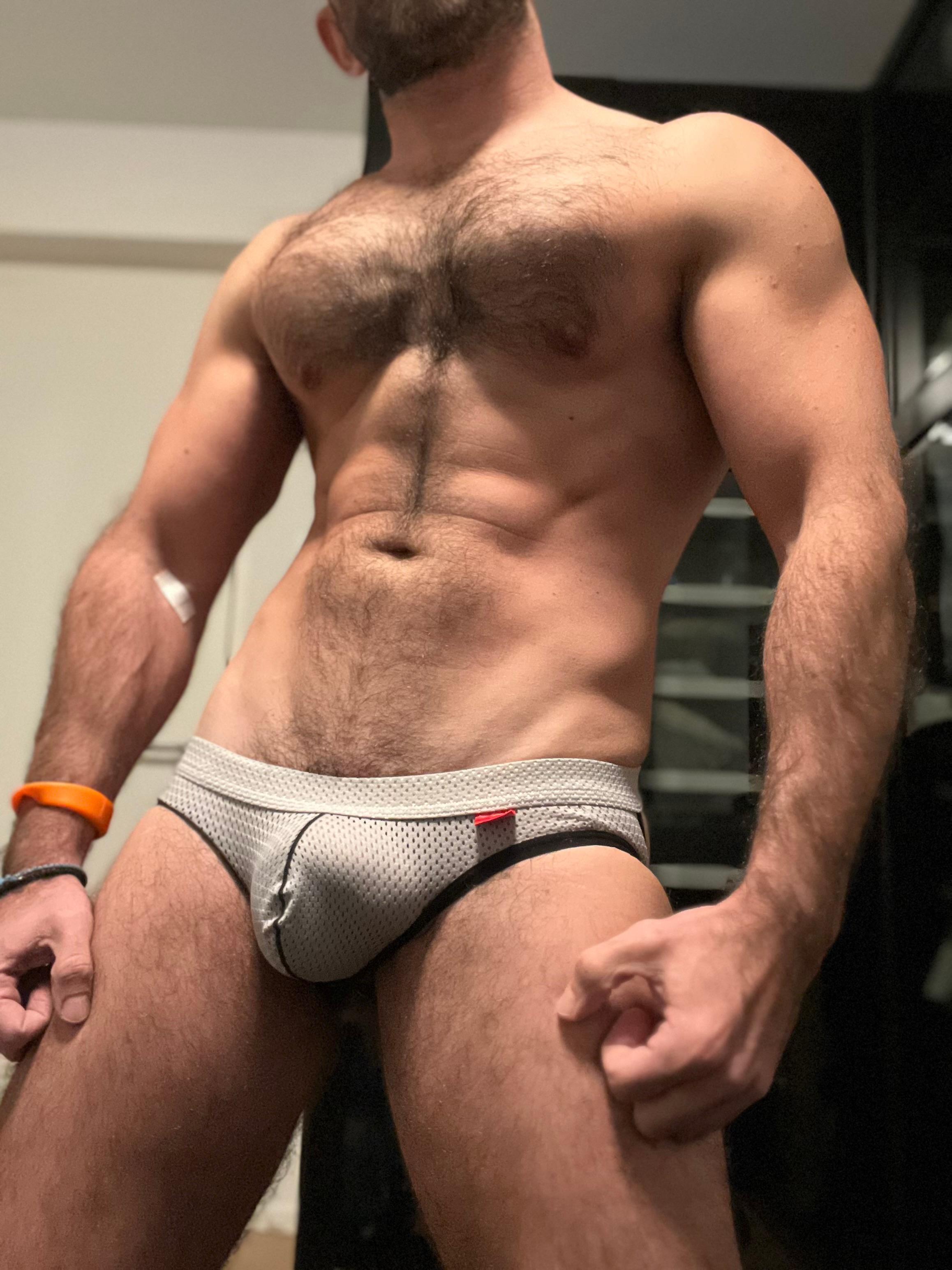 muscle_toni from Switzerland