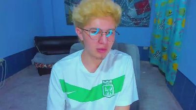 patrik027 from Colombia